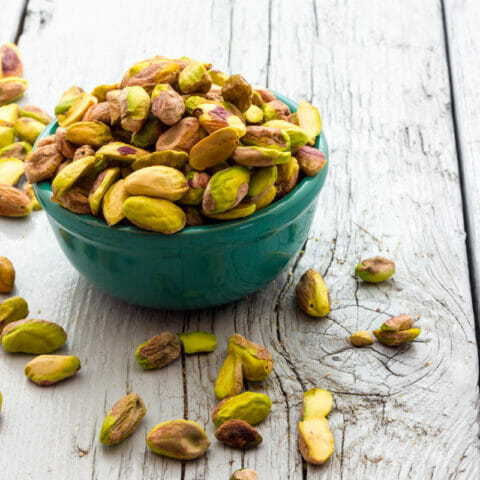 What Do Pistachios Taste Like? - The Rusty Spoon