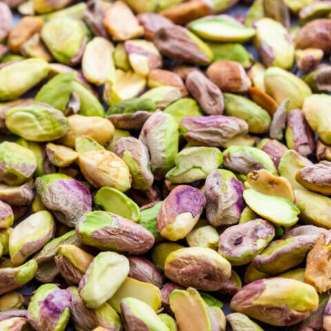 What Do Pistachios Taste Like? - The Rusty Spoon